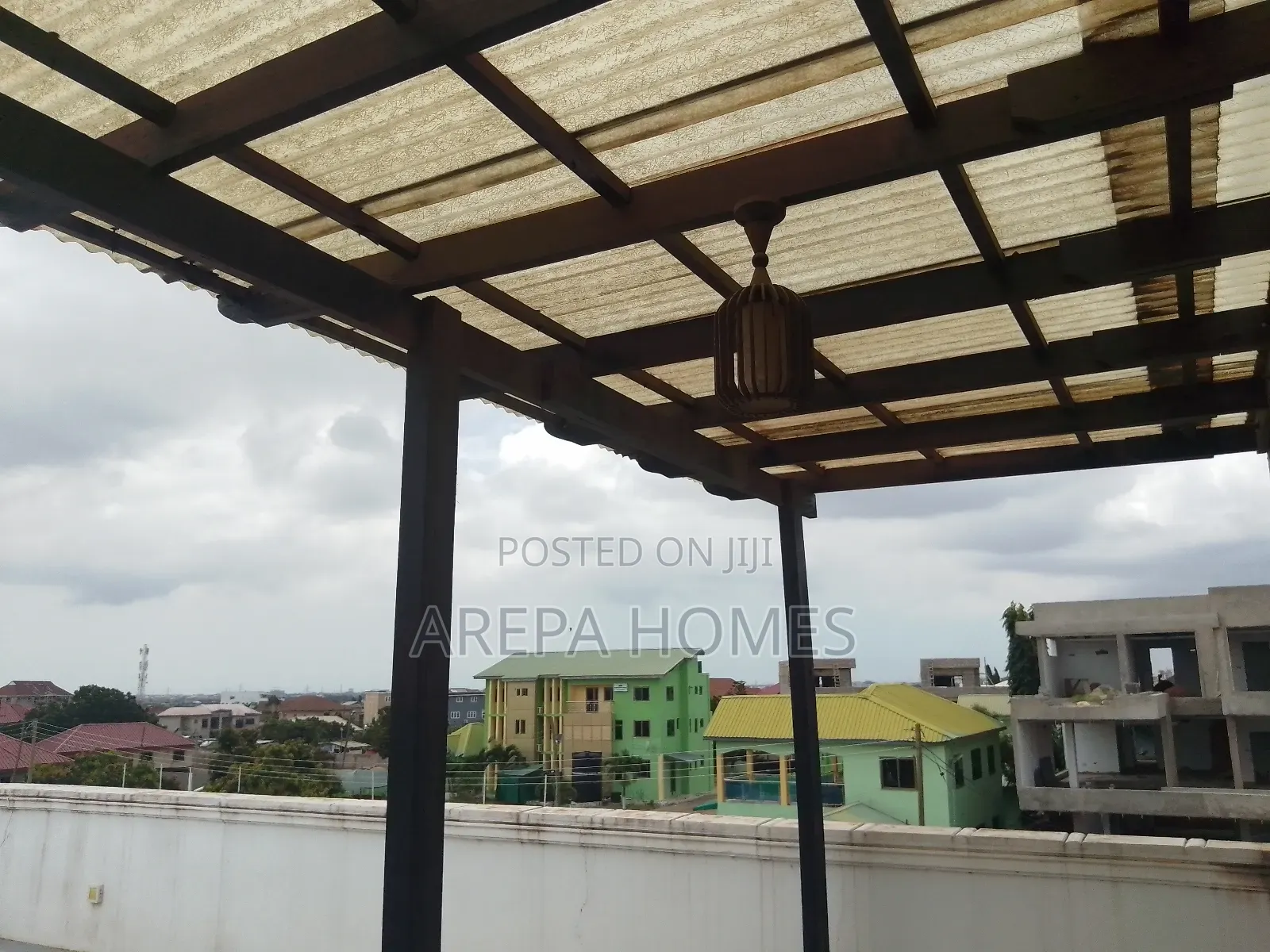 4bdrm Mansion in Arepa Homes, School Junction for sale