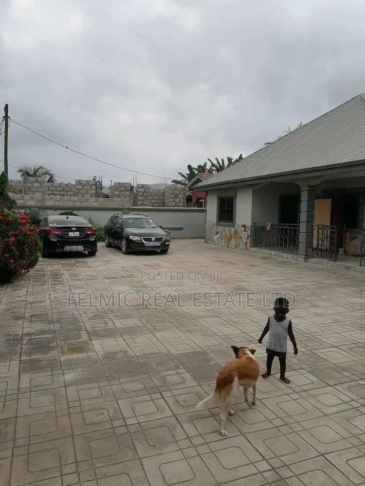 5bdrm House in Felmic Real Estate, Amasaman for sale