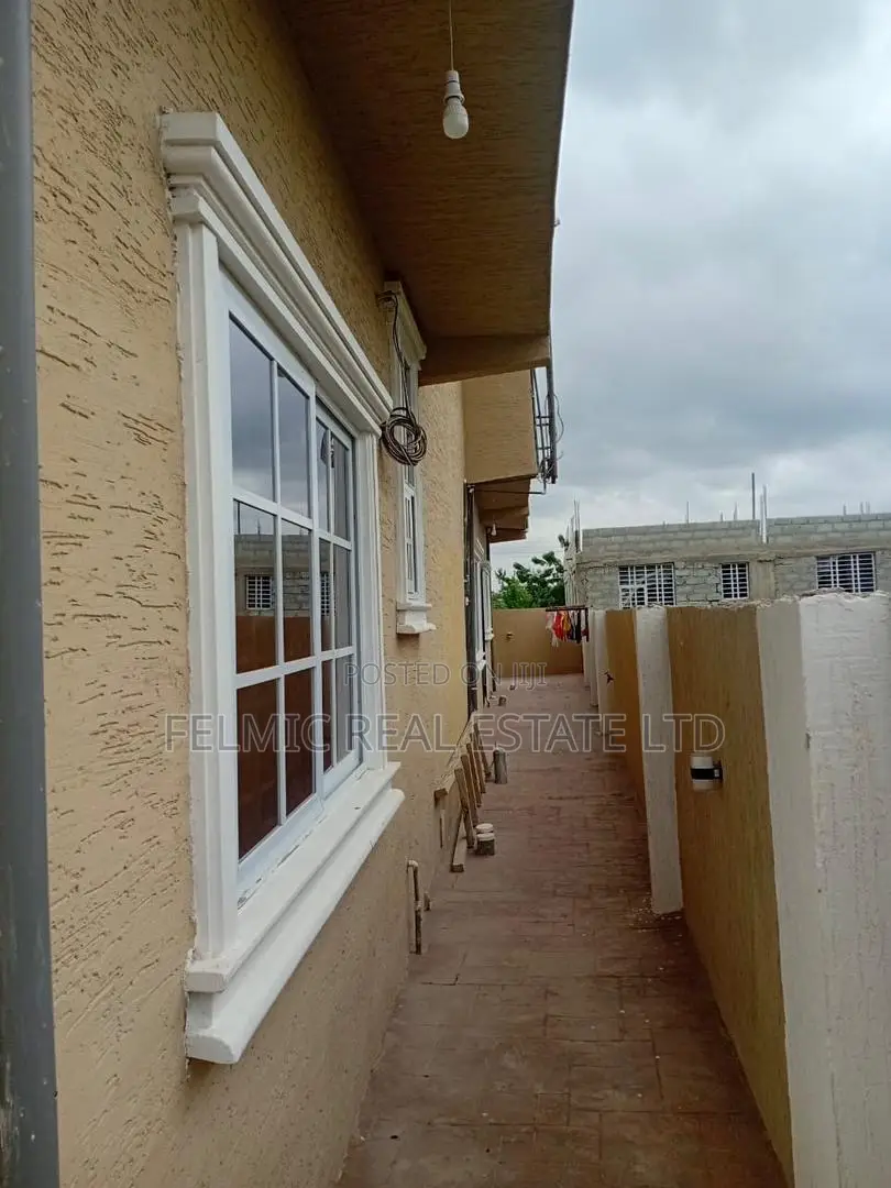 4bdrm Duplex in Felmic Real Estate, Amasaman for sale
