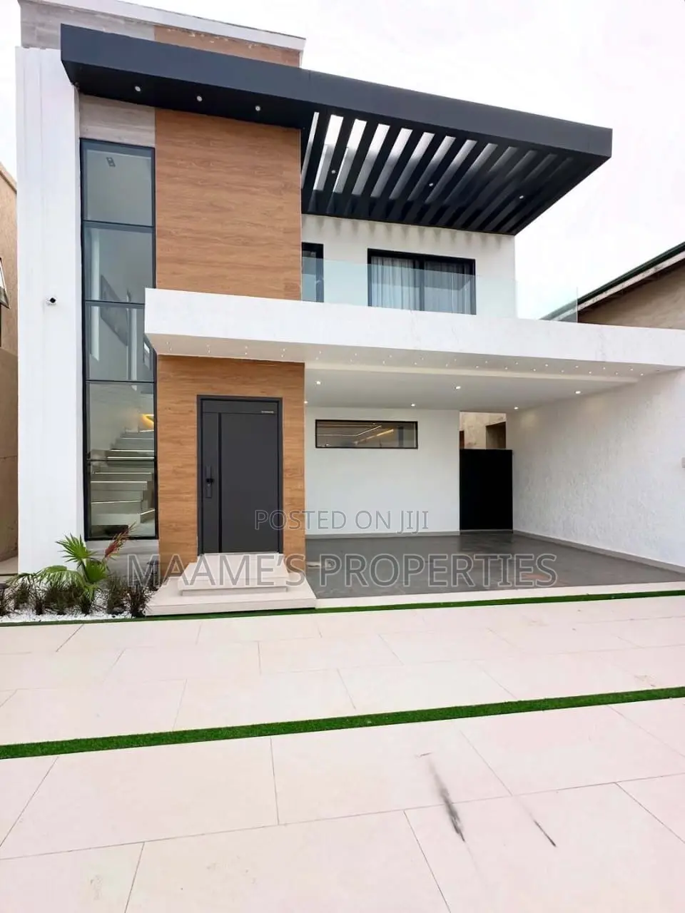 4bdrm Duplex in Adjiriganor for sale