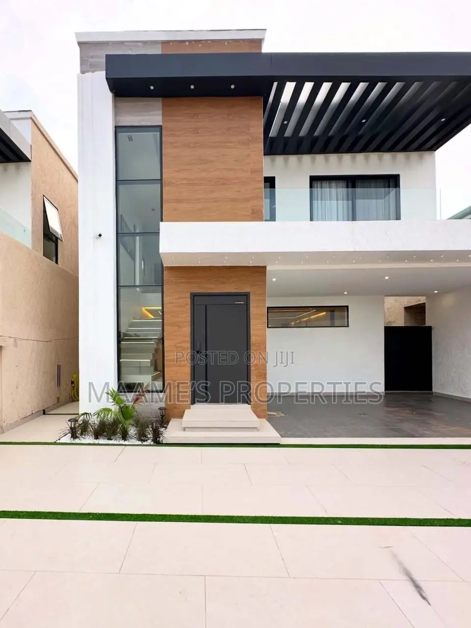 4bdrm Duplex in Adjiriganor for sale
