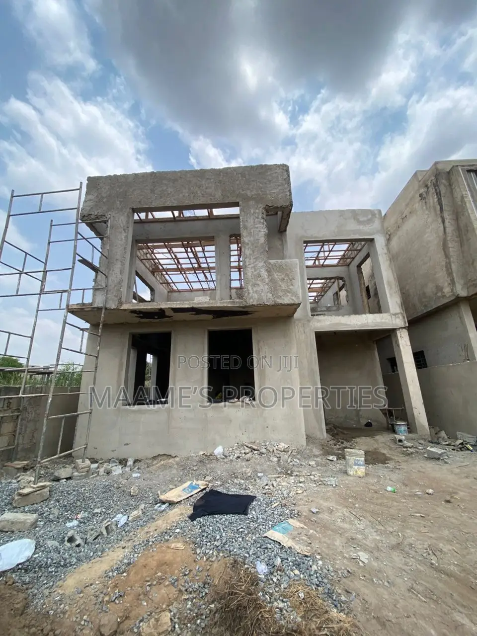 4bdrm Duplex in Adenta for sale