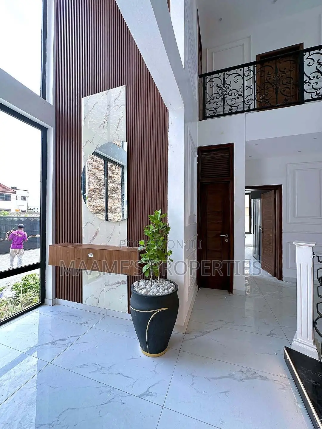 6bdrm Duplex in East Legon for sale