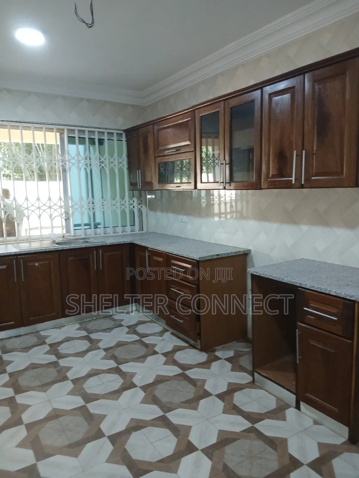 4bdrm Apartment in Teiman, Oyarifa for rent