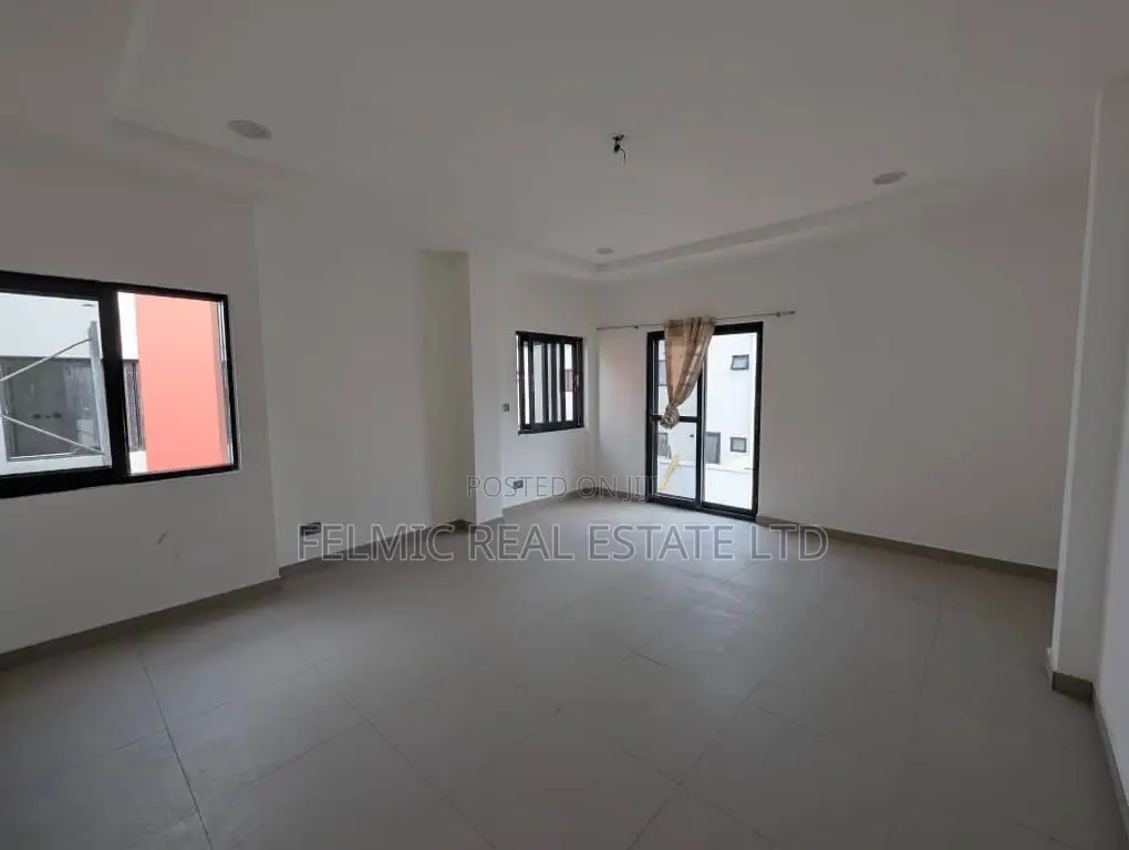 3bdrm Duplex in Felmic Real Estate, Mile 7 for sale