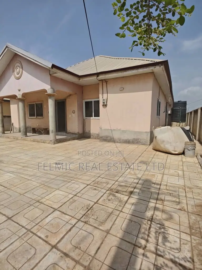 3bdrm House in Felmic Real Estate, Community 25 for sale