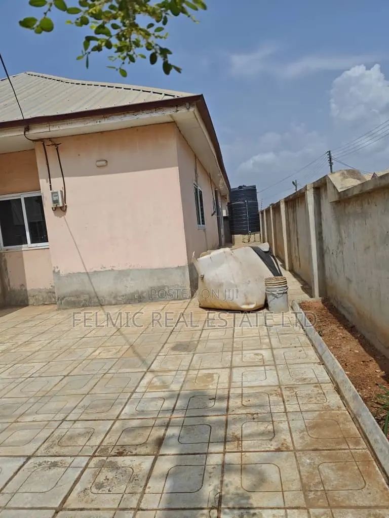 3bdrm House in Felmic Real Estate, Community 25 for sale