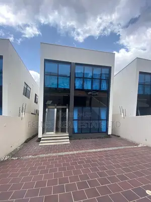 4bdrm Duplex in Felmic Real Estate, A&C Mall Area for rent