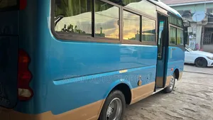 Yutong ZK6107H 2011 Blue