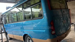 Yutong ZK6107H 2011 Blue