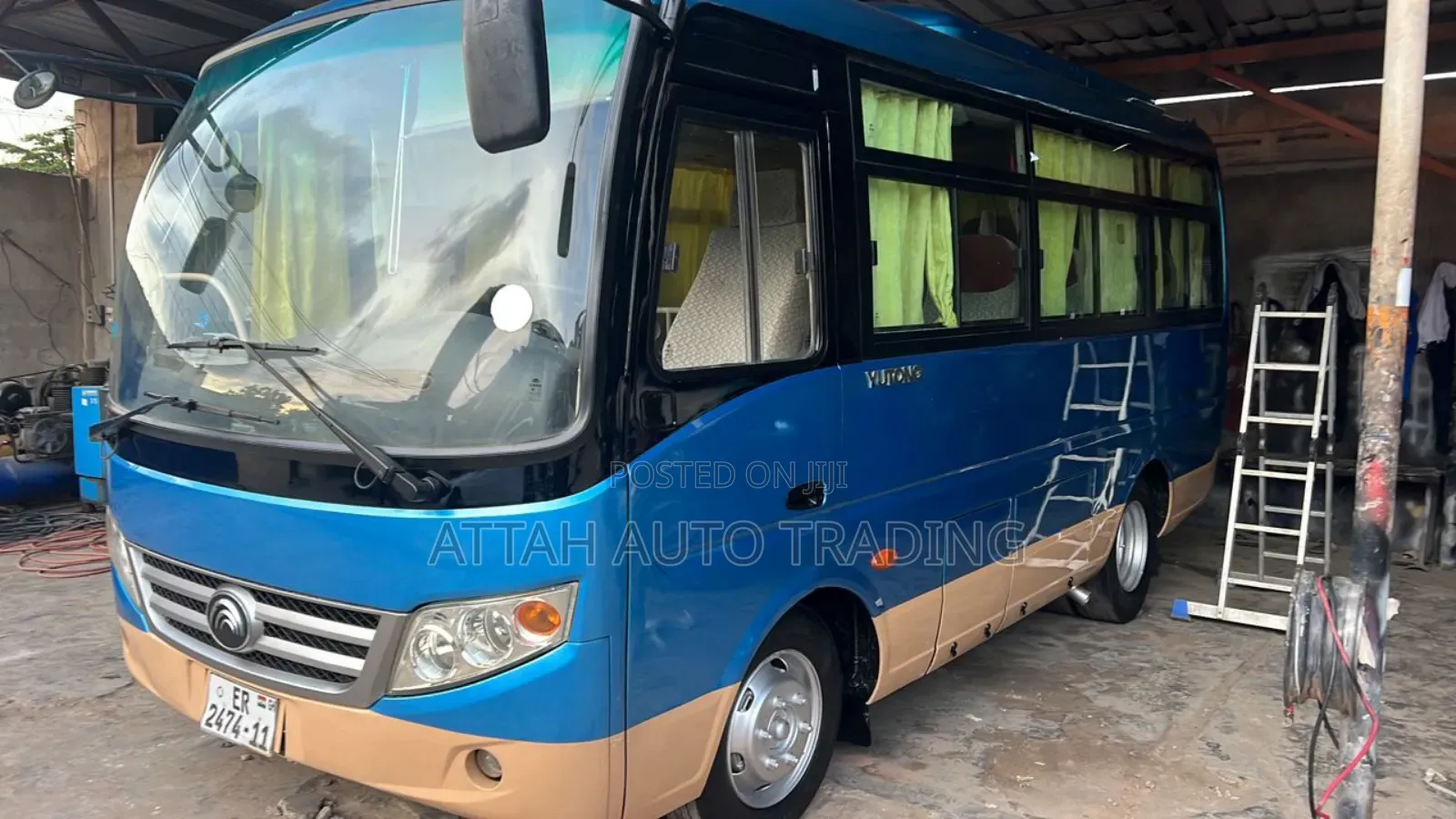 Yutong ZK6107H 2011 Blue