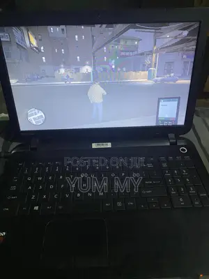 Laptop Toshiba Satellite C50D 4GB AMD A8 HDD+SSD 500GB