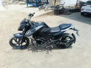 Yamaha DT125 2011 Black