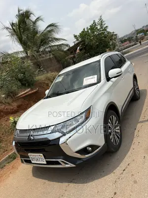 Mitsubishi Outlander SEL FWD 2020 White