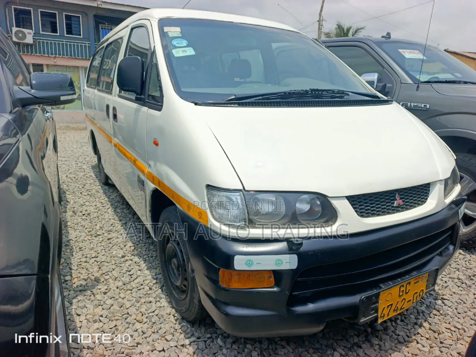 Mitsubishi Space Gear 2000 White