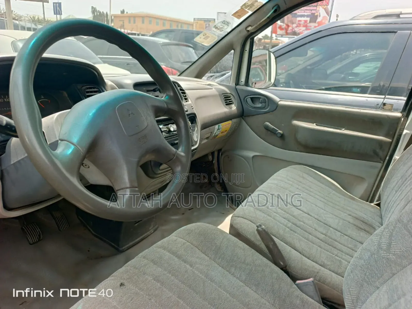 Mitsubishi Space Gear 2000 White