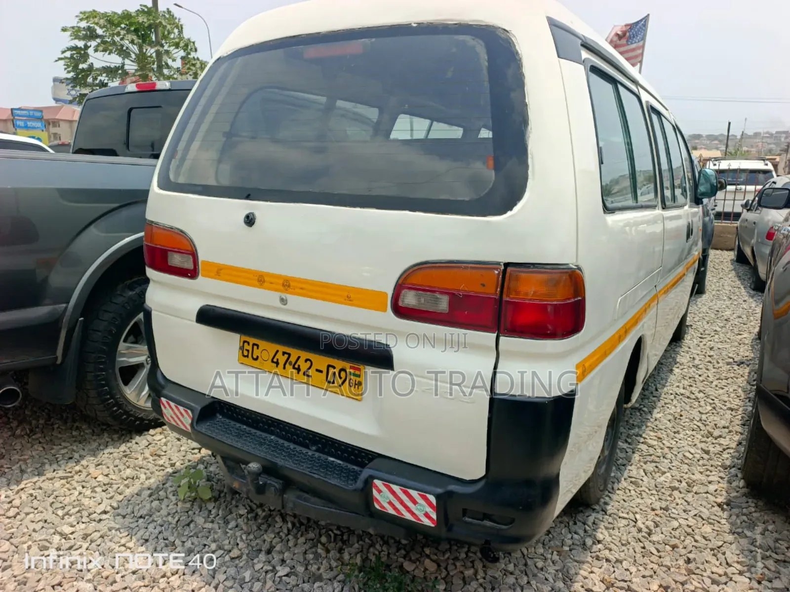 Mitsubishi Space Gear 2000 White