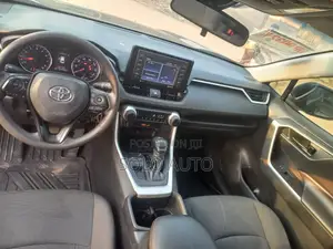 Toyota RAV4 LE 2022 Black