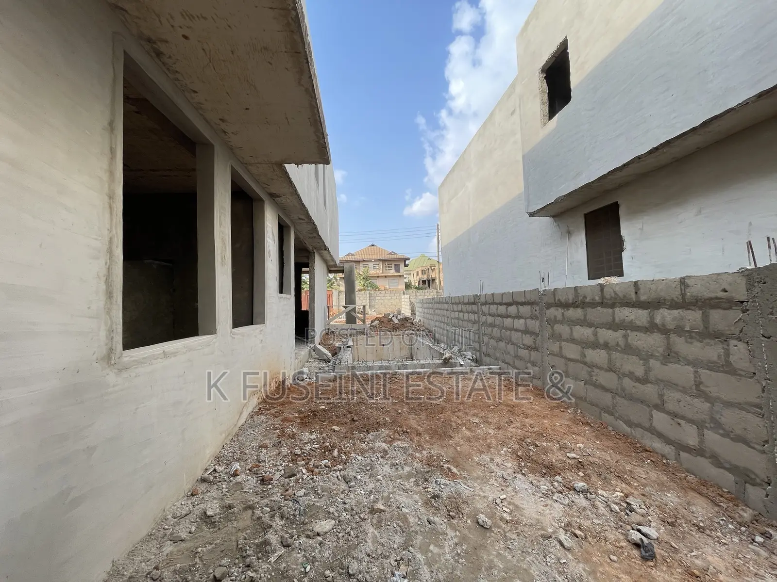 6bdrm Duplex in K Fuseini Estate, Kumasi Metropolitan for sale