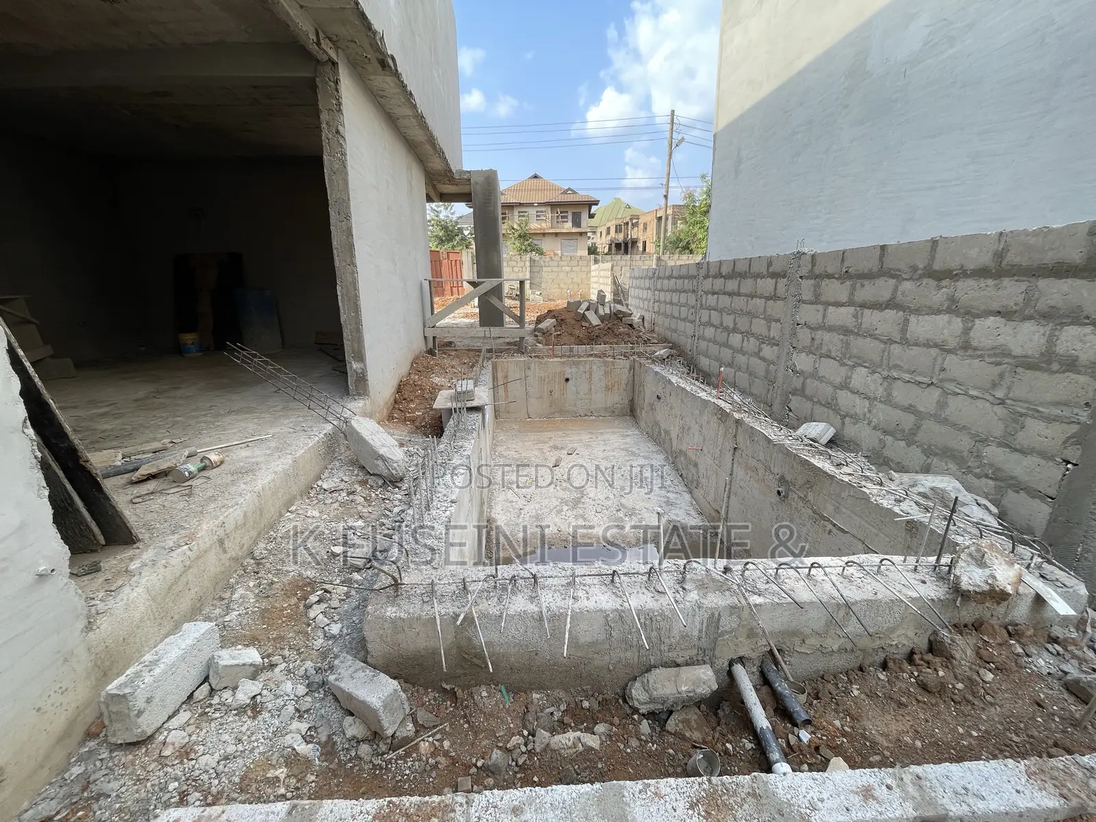 6bdrm Duplex in K Fuseini Estate, Kumasi Metropolitan for sale