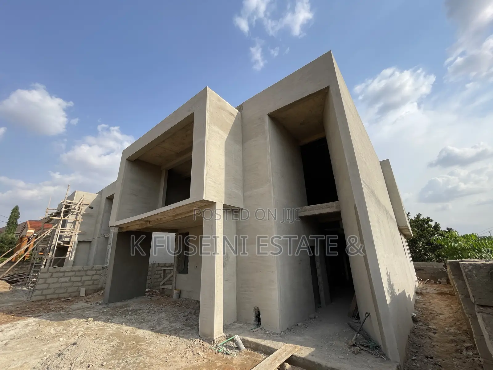 6bdrm Duplex in K Fuseini Estate, Kumasi Metropolitan for sale