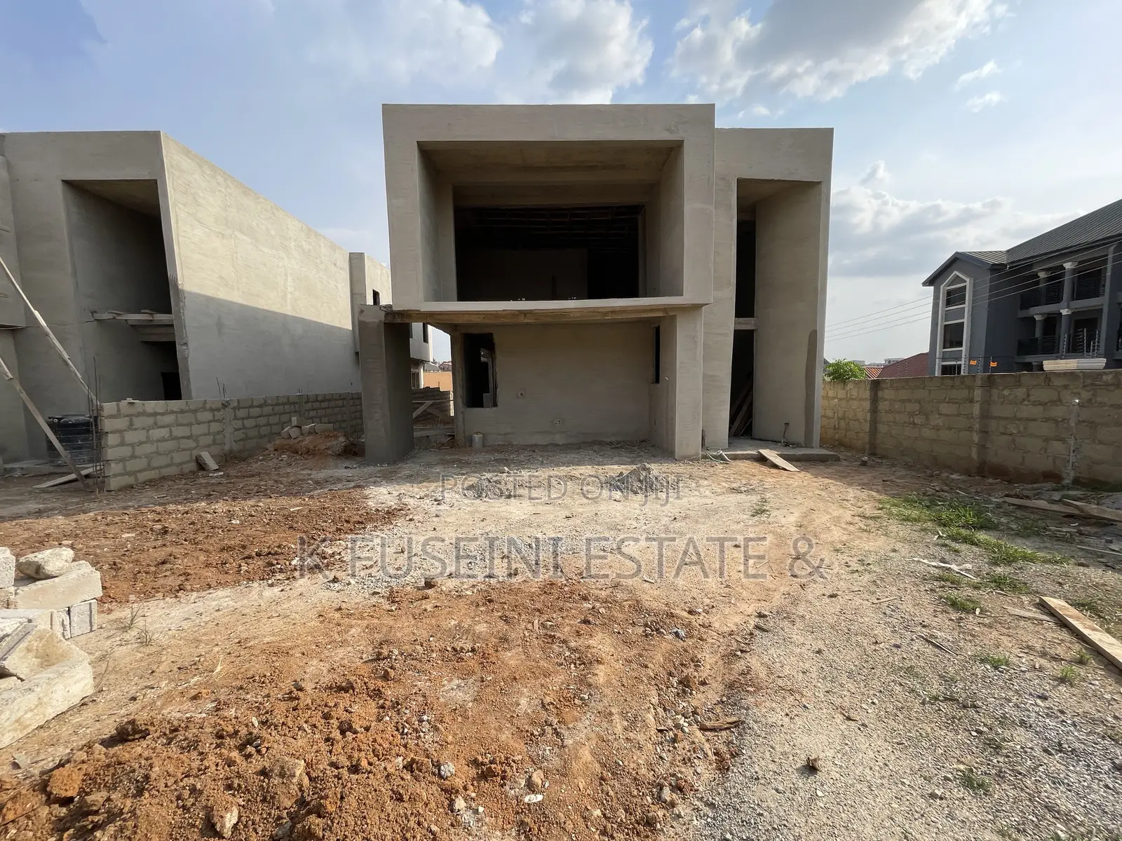 6bdrm Duplex in K Fuseini Estate, Kumasi Metropolitan for sale
