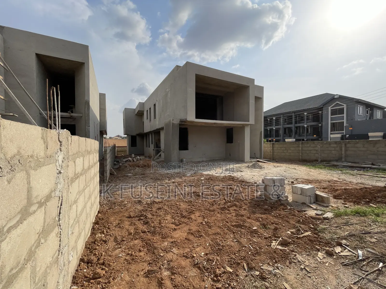 6bdrm Duplex in K Fuseini Estate, Kumasi Metropolitan for sale