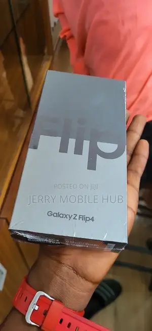 New Samsung Galaxy Z Flip4 256 GB Black