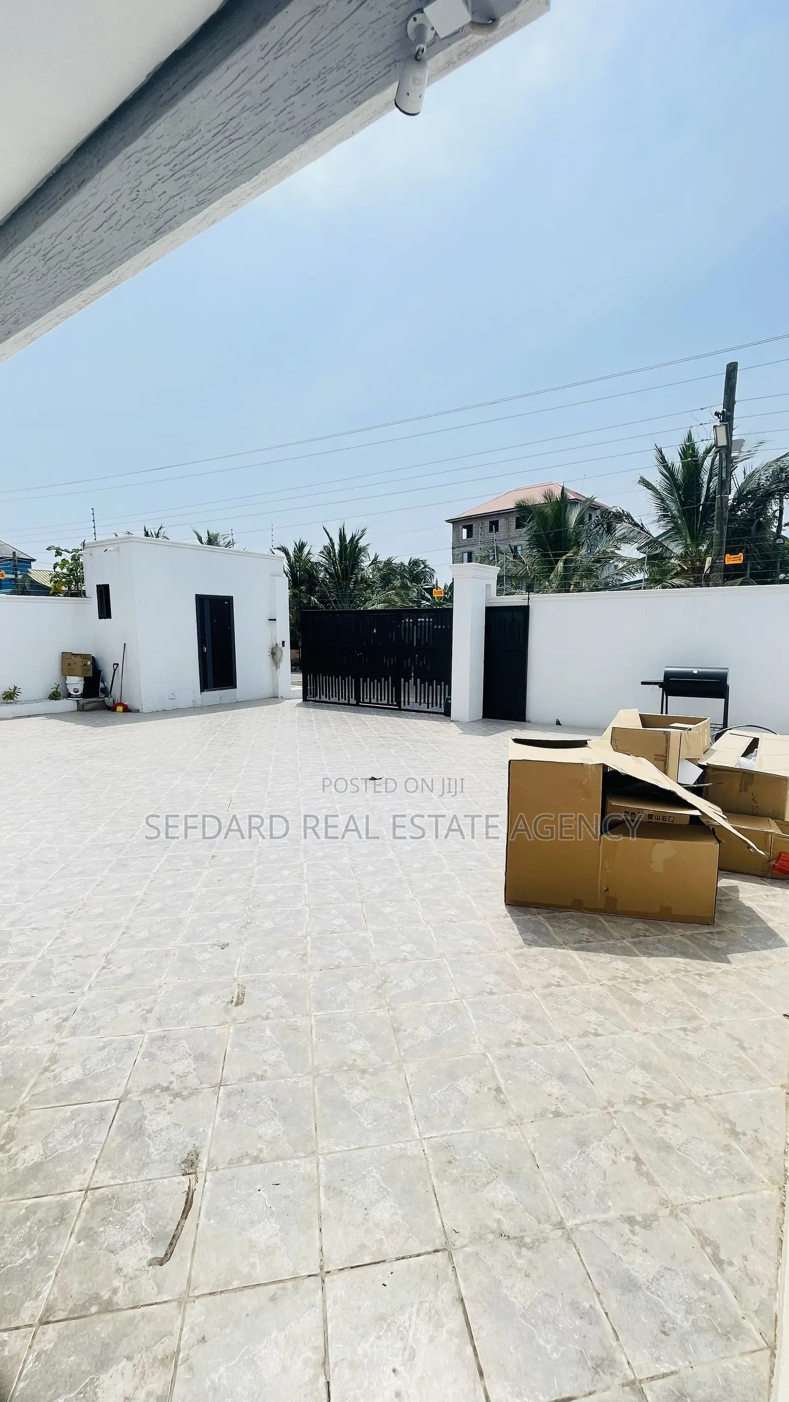 4bdrm Duplex in Tseaddo for sale