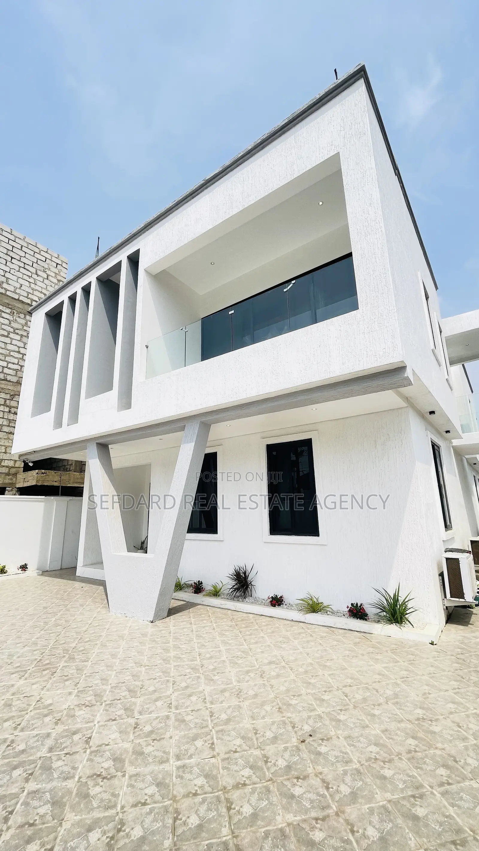 4bdrm Duplex in Tseaddo for sale
