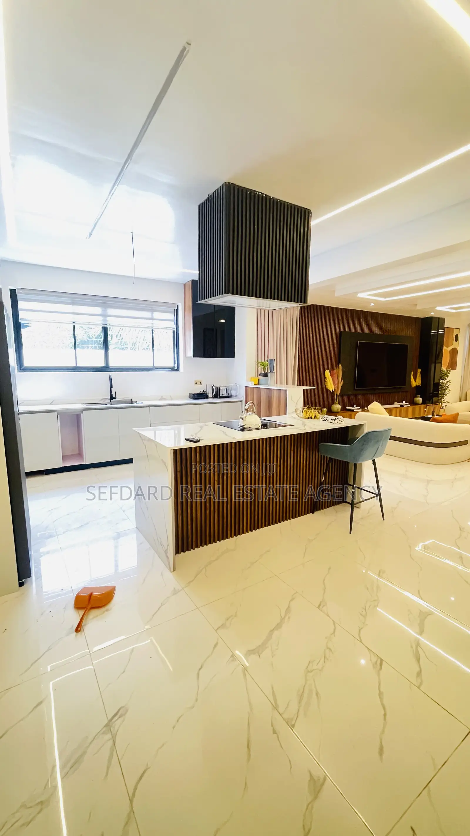 4bdrm Duplex in Tseaddo for sale