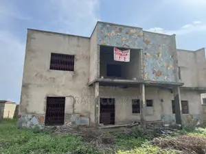 9bdrm House in Prampram for sale