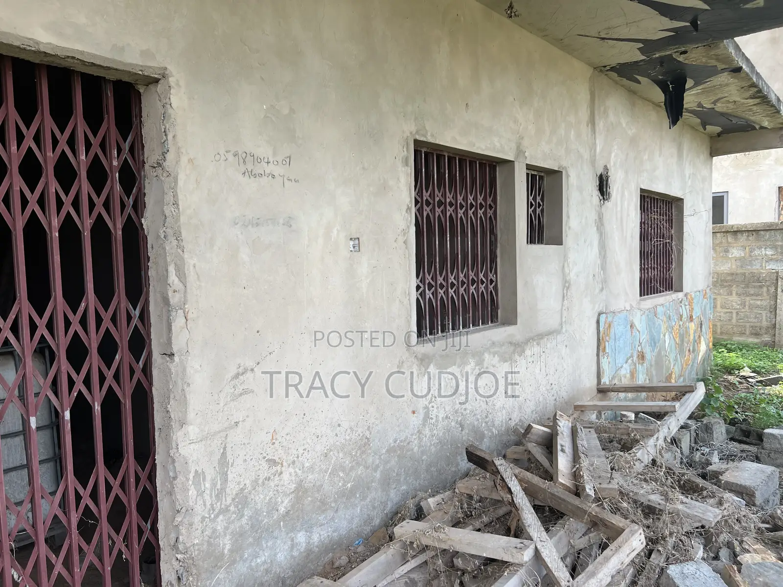 9bdrm House in Prampram for sale