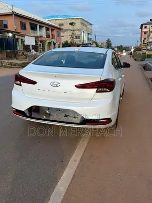 Hyundai Elantra SEL 2019 White