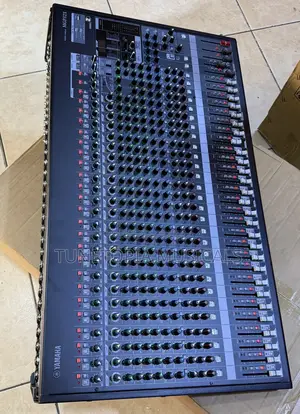 Yamaha Mgp32x 32-channel Premium Analog Mixer.