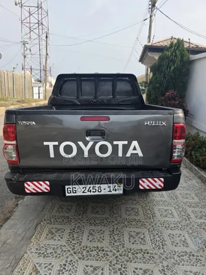 Toyota Hilux 2008 Gray