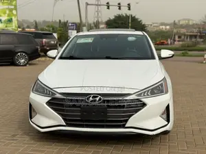 Hyundai Elantra Limited 2019 White