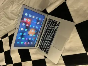 Laptop Apple MacBook Air 4GB Intel Core i5 SSD 128GB
