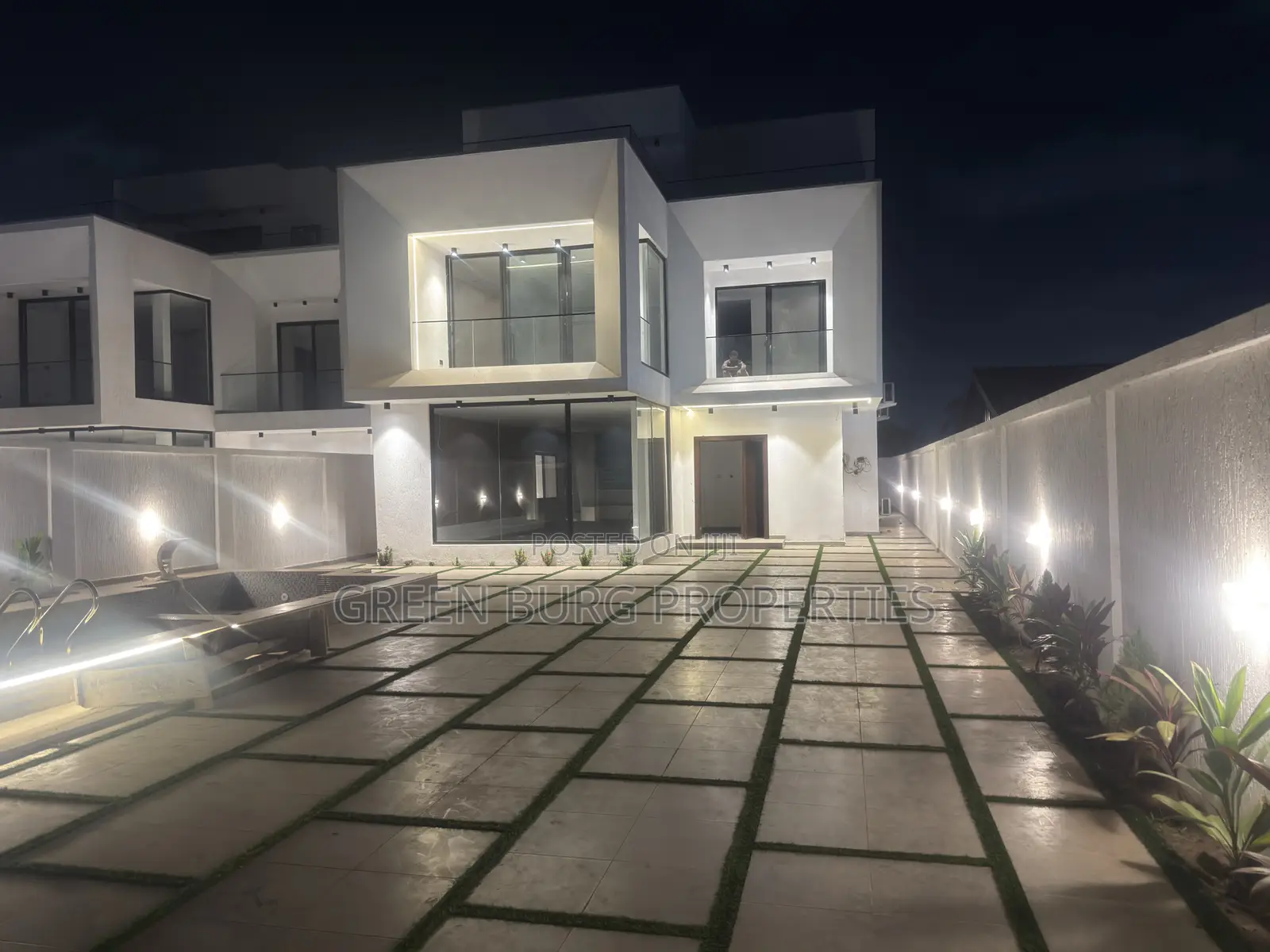 5bdrm House in Green, Ashaley Botwe for sale