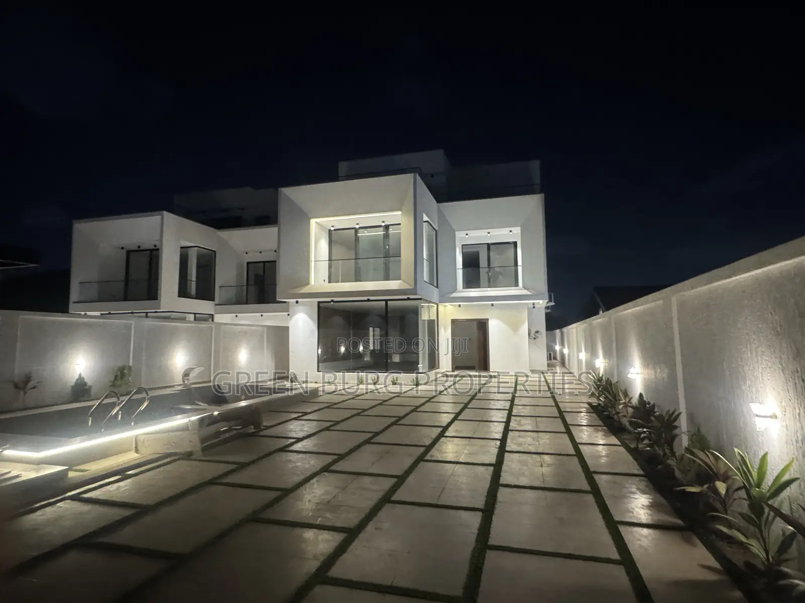 5bdrm House in Green, Ashaley Botwe for sale