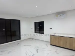 5bdrm House in Green, Ashaley Botwe for sale