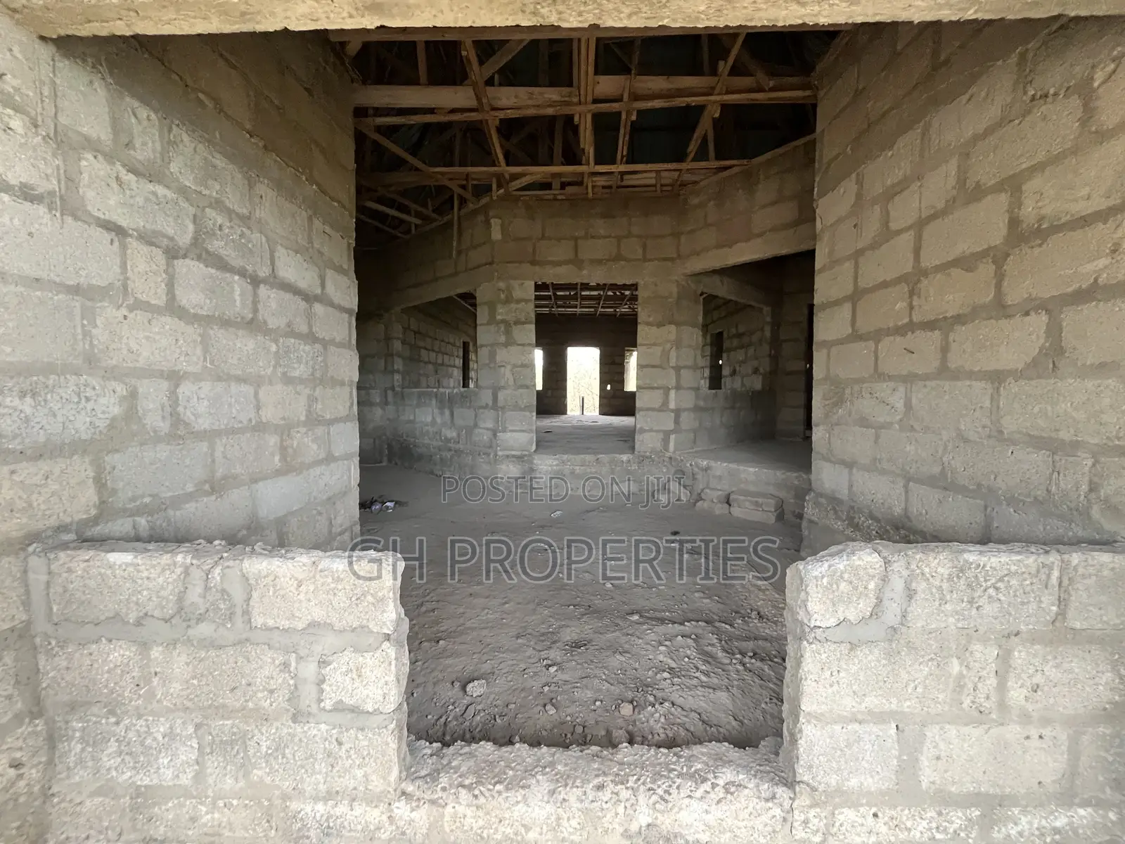 5bdrm House in Apaaso, Kumasi Metropolitan for sale