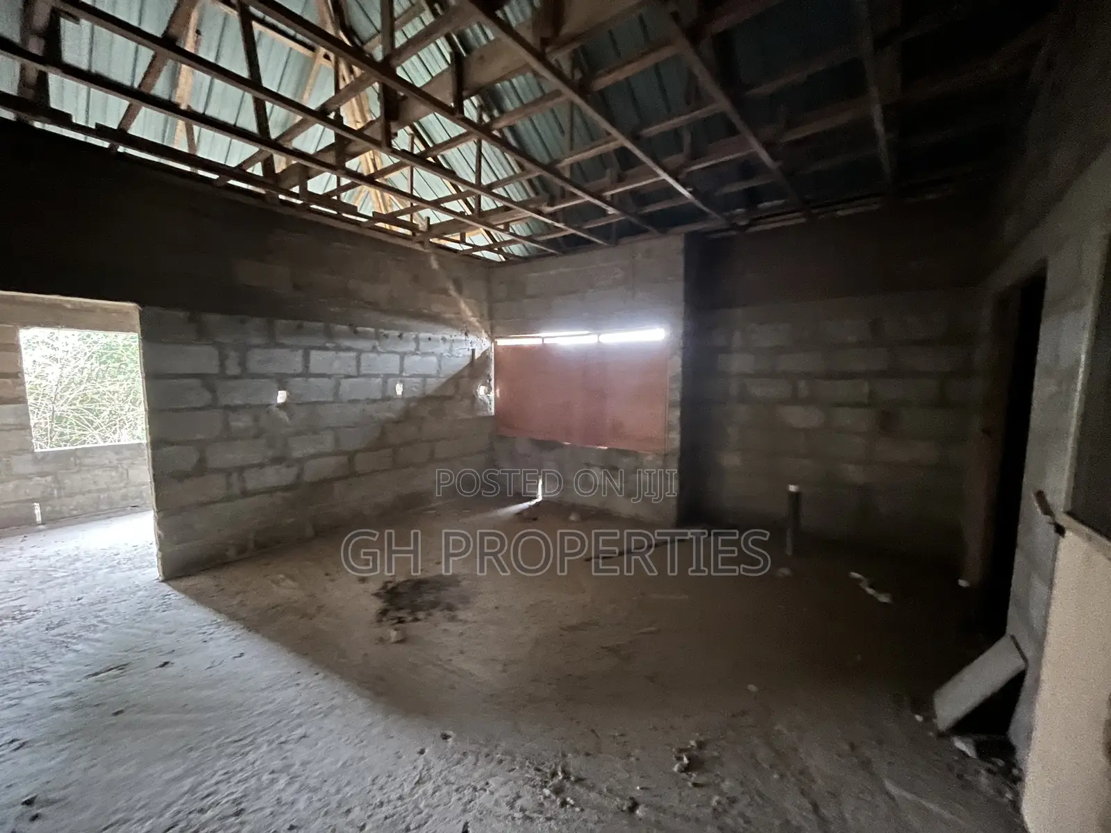 5bdrm House in Apaaso, Kumasi Metropolitan for sale