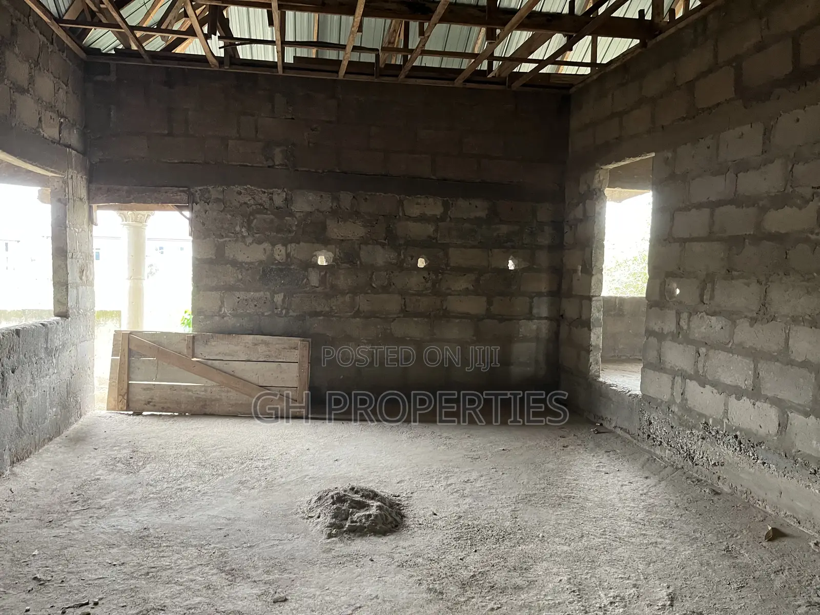 5bdrm House in Apaaso, Kumasi Metropolitan for sale