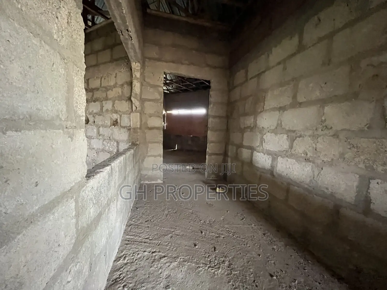 5bdrm House in Apaaso, Kumasi Metropolitan for sale
