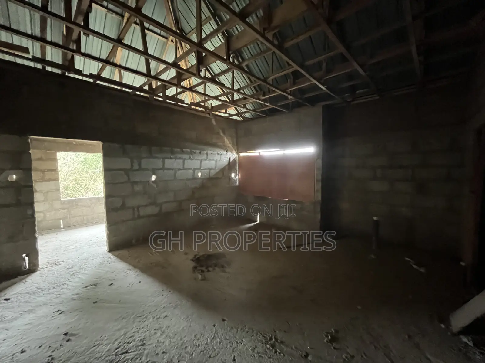 5bdrm House in Apaaso, Kumasi Metropolitan for sale