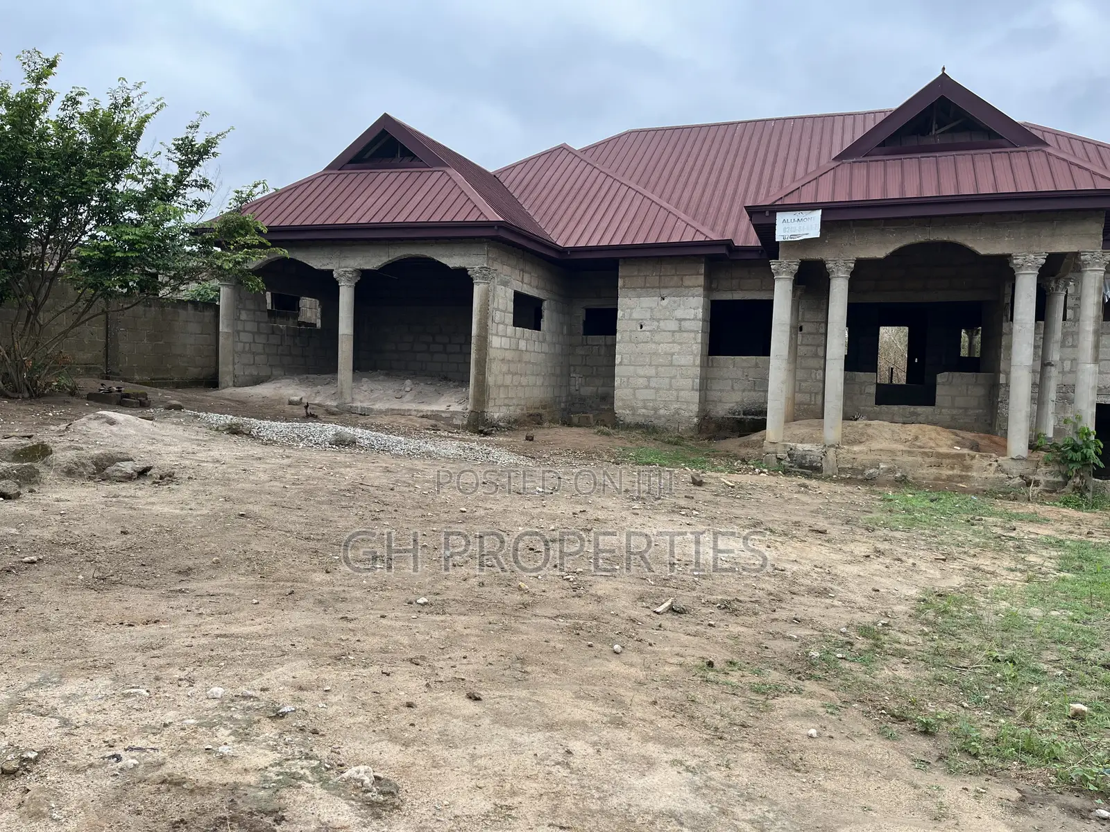 5bdrm House in Apaaso, Kumasi Metropolitan for sale