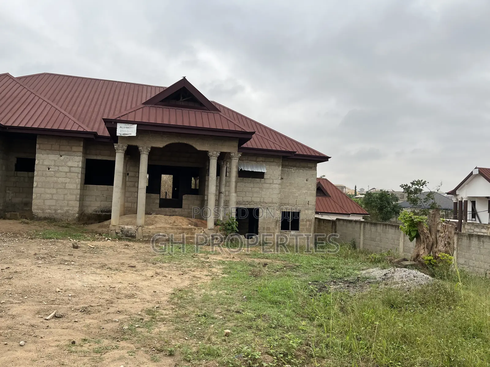 5bdrm House in Apaaso, Kumasi Metropolitan for sale