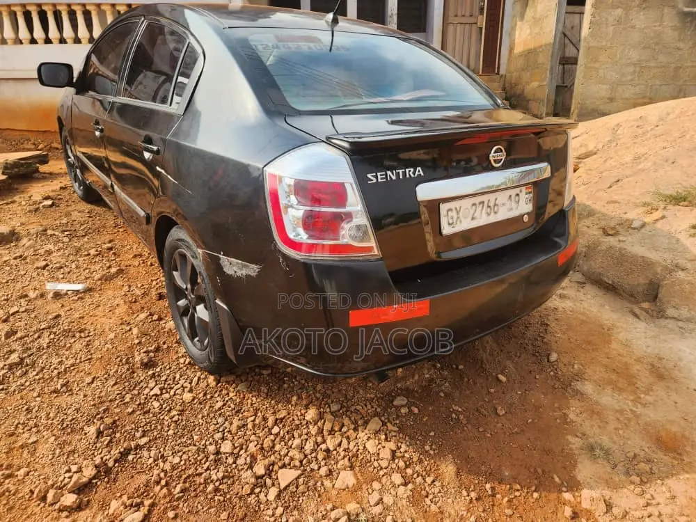 Nissan Sentra 2011 Black