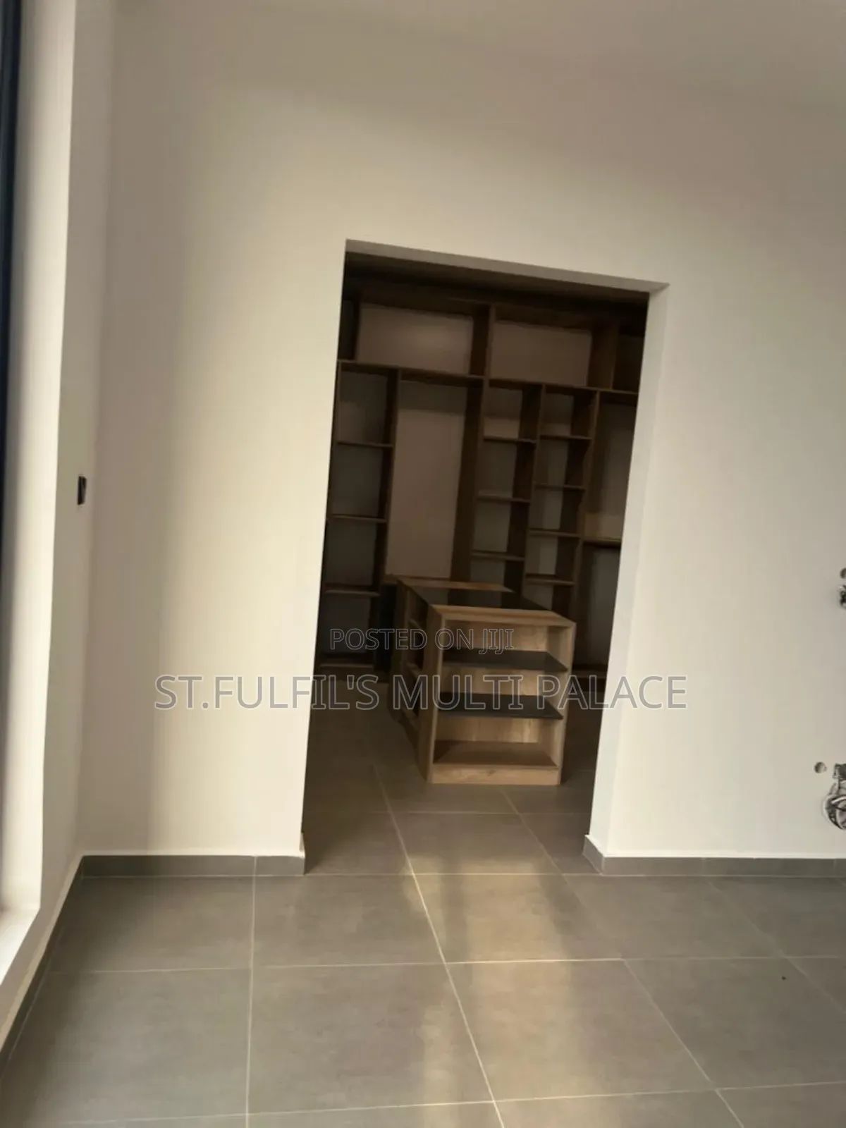 4bdrm House in Oyarifa, Barrier for sale